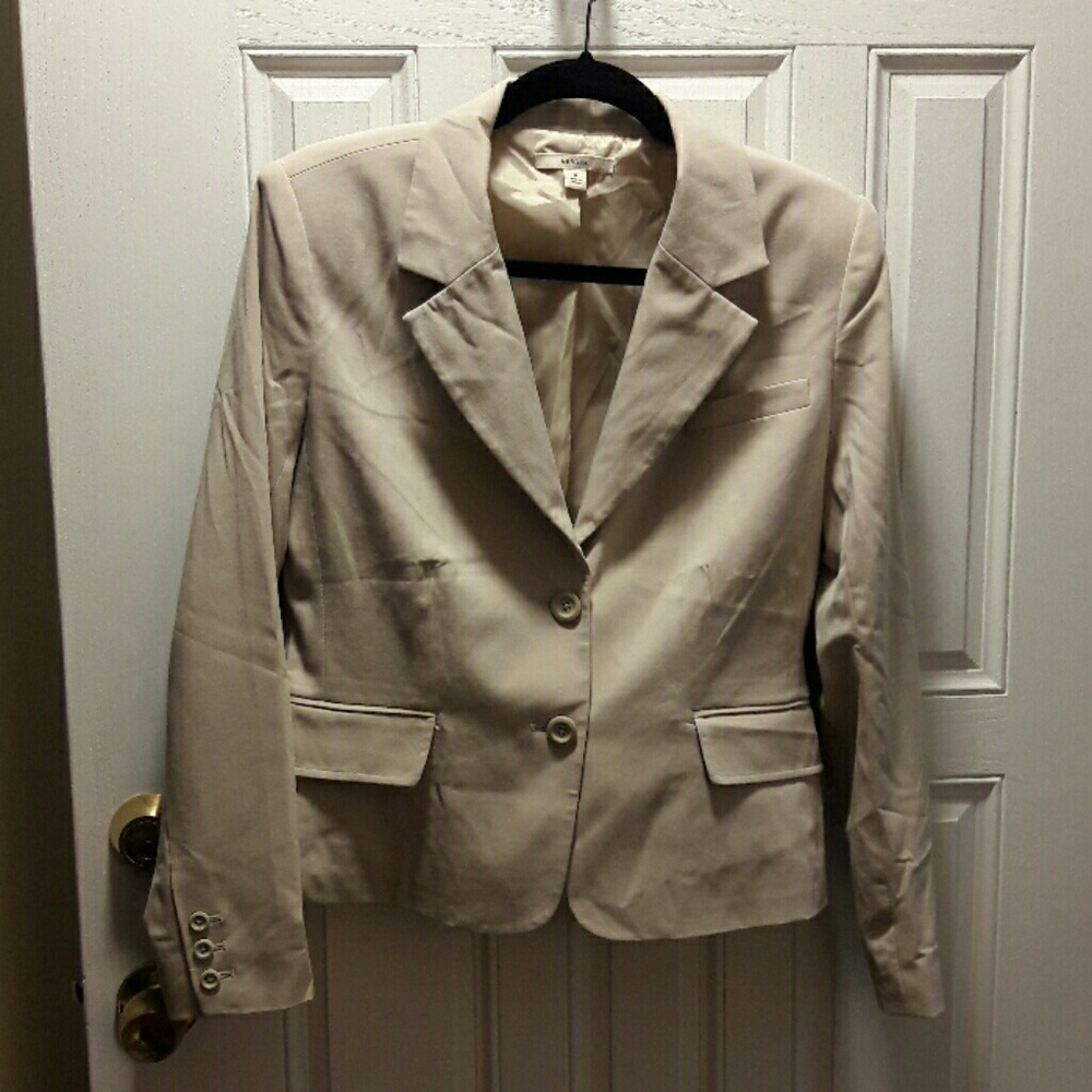Women's clothing